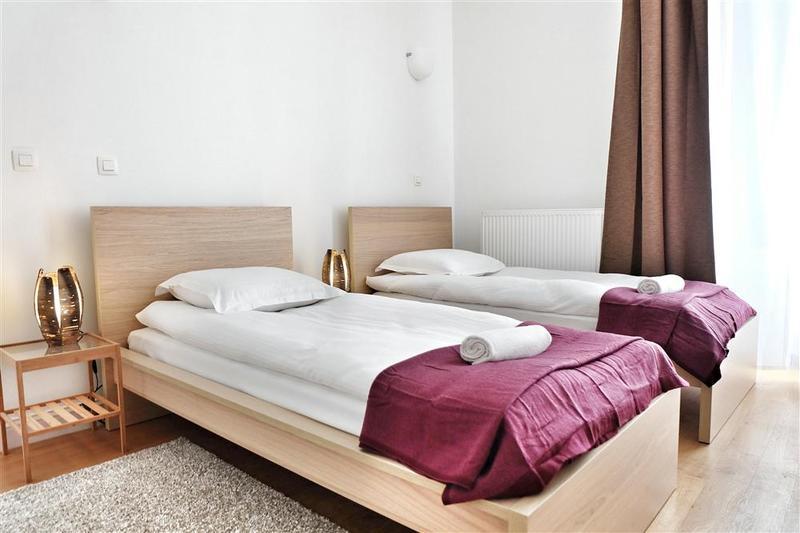 Spot Aparthotel 3*